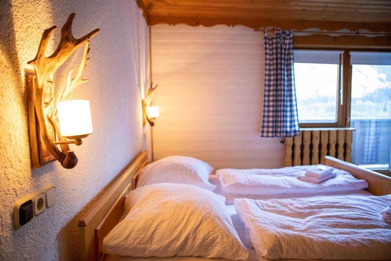 Hotel Wildrose Нойкірхен-ам-Гросфенедігер Екстер'єр фото