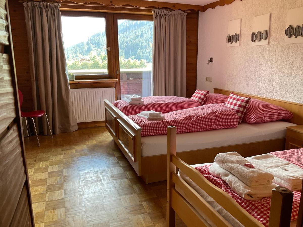 Hotel Wildrose Нойкірхен-ам-Гросфенедігер Екстер'єр фото